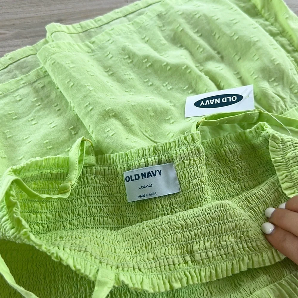 Old Navy hem tags new